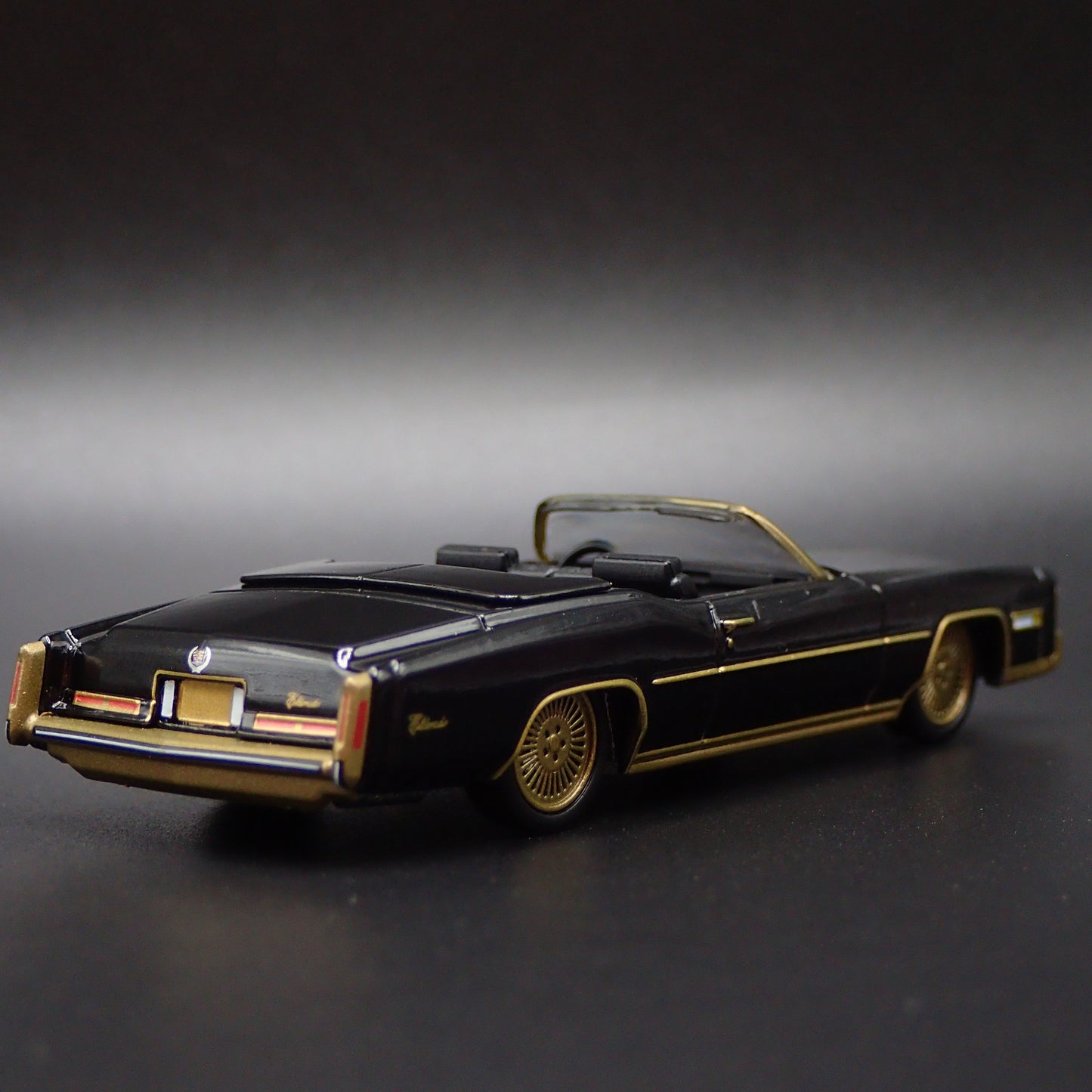 1976 CADDY CADILLAC ELDORADO CONVERTIBLE LOWRIDER 1:64 SCALE DIECAST MODEL CAR