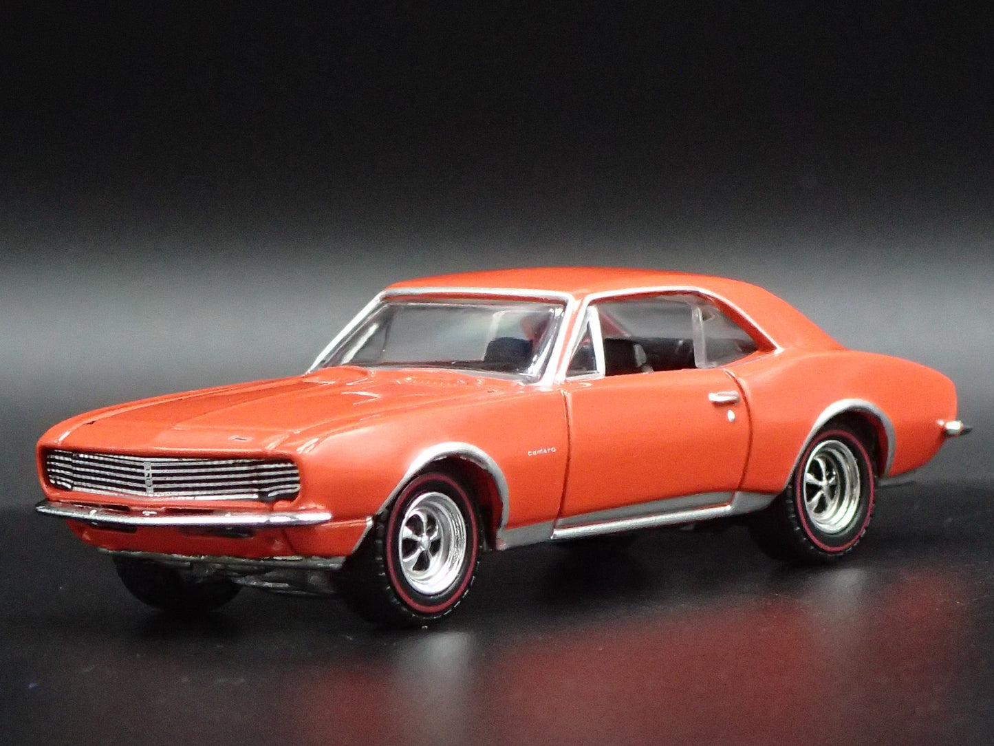 1967 67 CHEVY CHEVROLET CAMARO 1:64 SCALE COLLECTIBLE DIORAMA DIECAST MODEL CAR