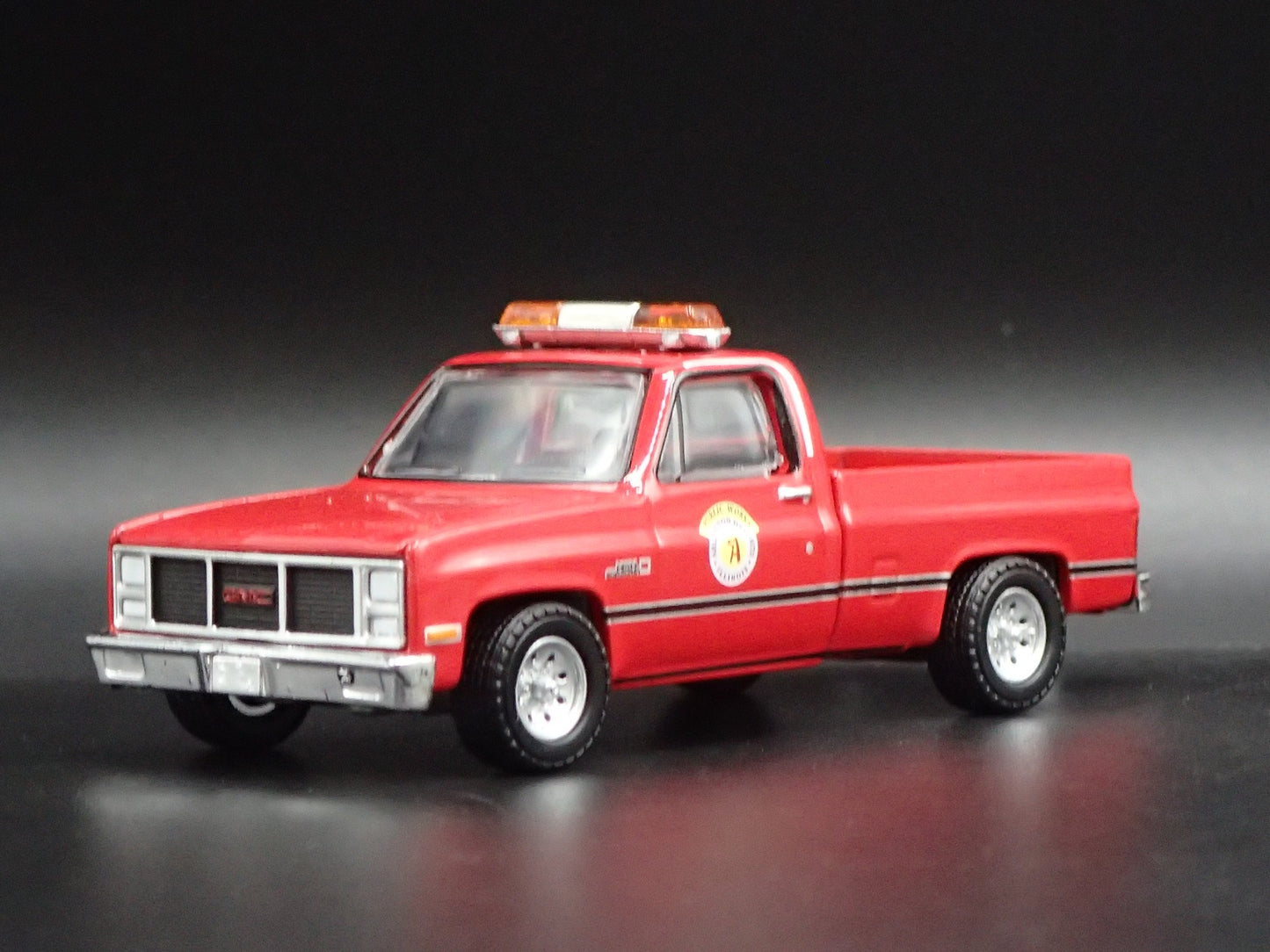 1987 87 GMC HIGH SIERRA IL PUBLIC WORKS SQUAREBODY 1/64 SCALE DIECAST MODEL CAR