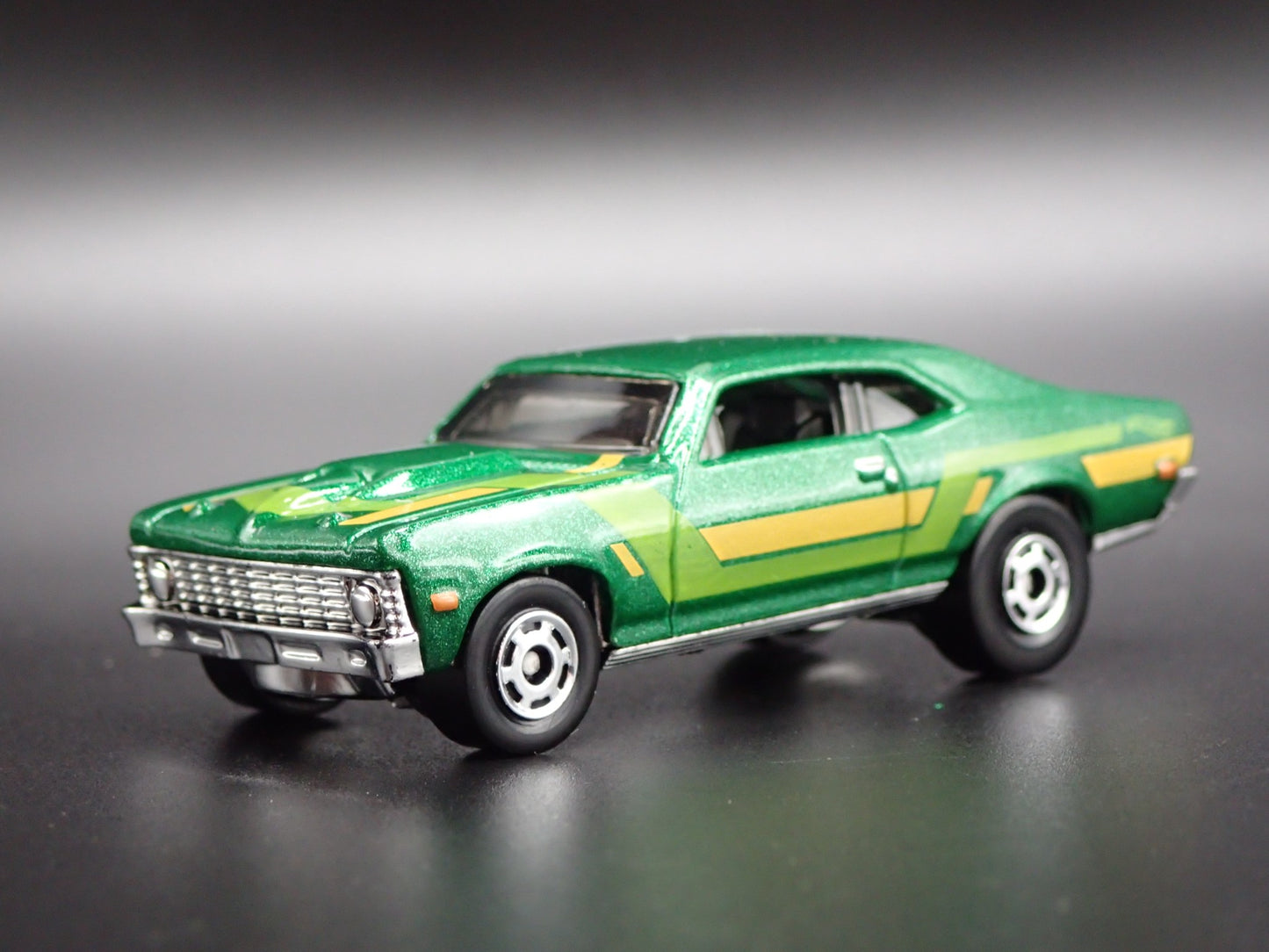 1968 68 CHEVY CHEVROLET NOVA 1:64 SCALE COLLECTIBLE DIORAMA DIECAST MODEL CAR