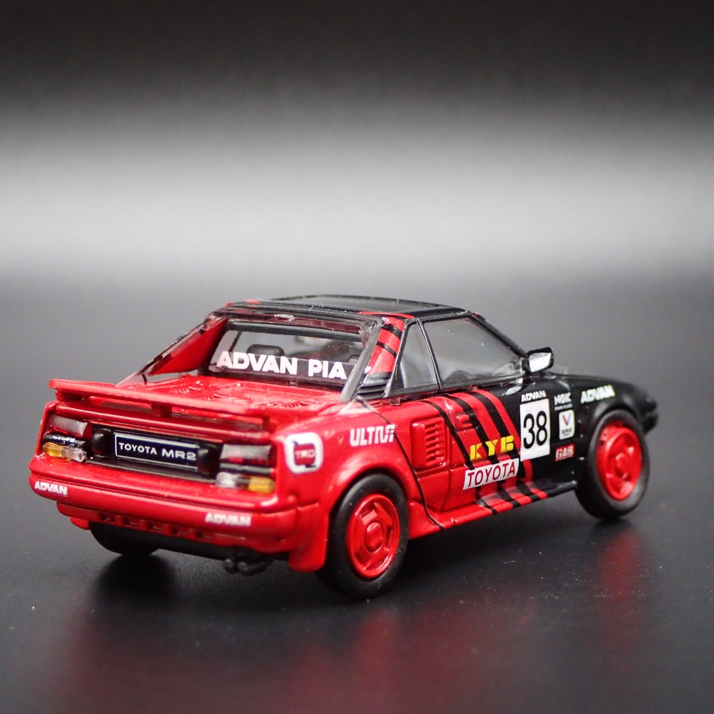 1984-1989 TOYOTA MR2 MK1 ADVAN 1/64 SCALE COLLECTIBLE DIORAMA DIECAST MODEL CAR