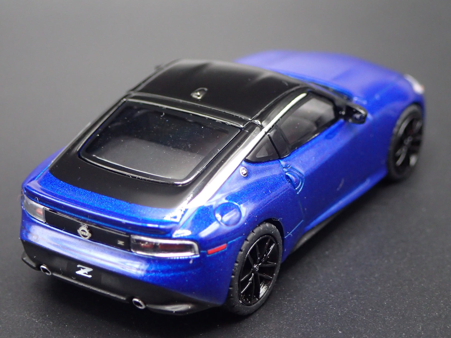 2023-2025 NISSAN Z BLUE 1:64 SCALE LIMITED COLLECTIBLE DIORAMA DIECAST MODEL CAR