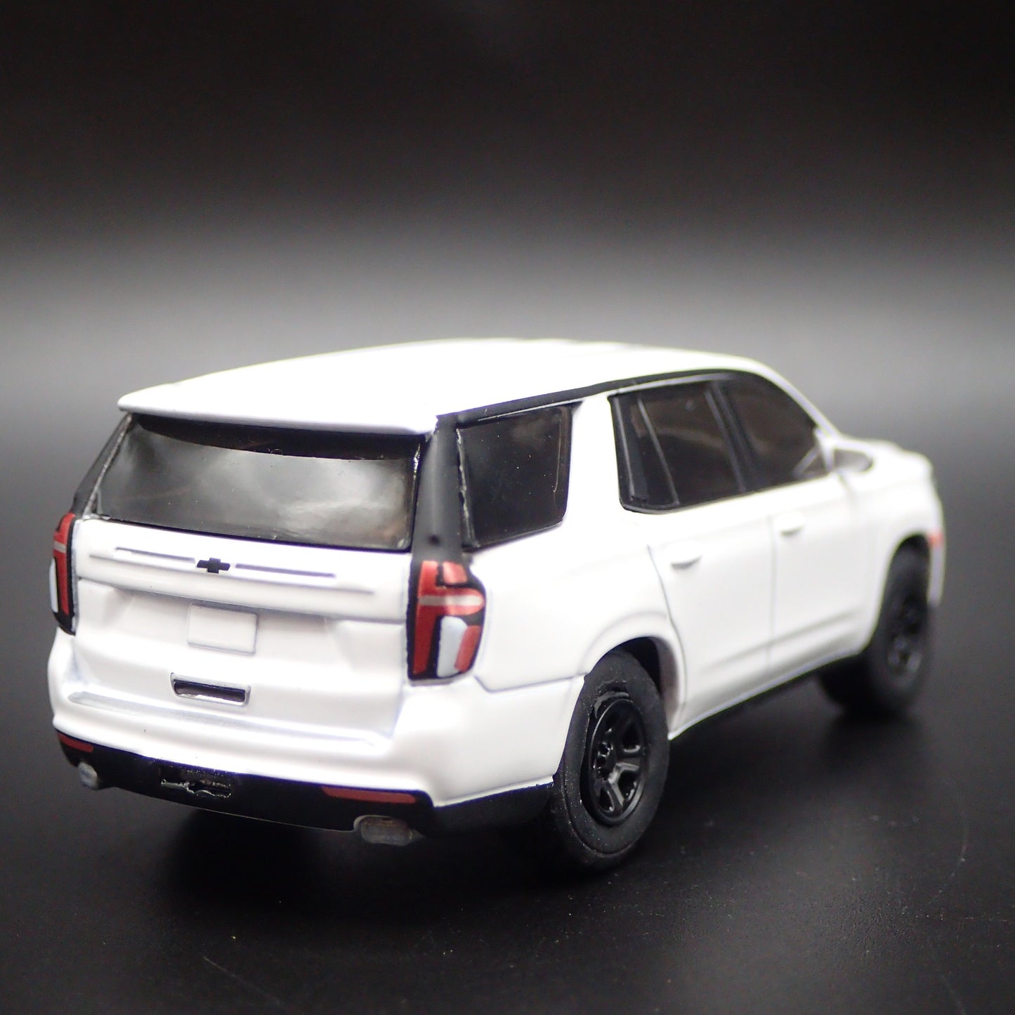 2021-2026 CHEVY CHEVROLET TAHOE 1:64 SCALE COLLECTIBLE DIORAMA DIECAST MODEL CAR