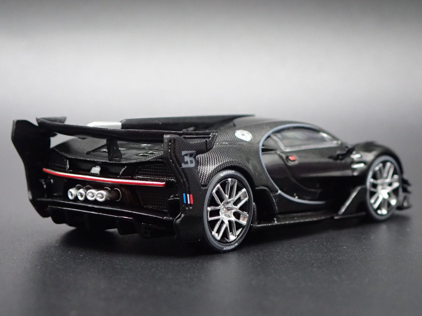 BUGATTI VISION GRAN TURISMO SUPER CAR BLACK 1:64 SCALE DIORAMA DIECAST MODEL CAR