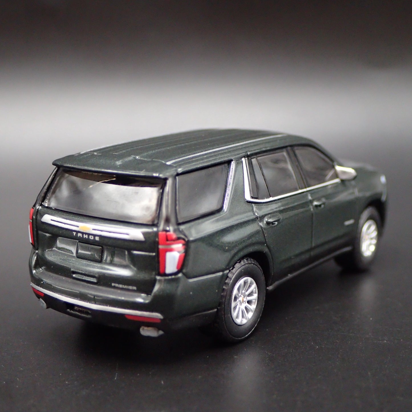 2021-2025 CHEVY CHEVROLET TAHOE PREMIER 1:64 SCALE DIORAMA DIECAST MODEL CAR