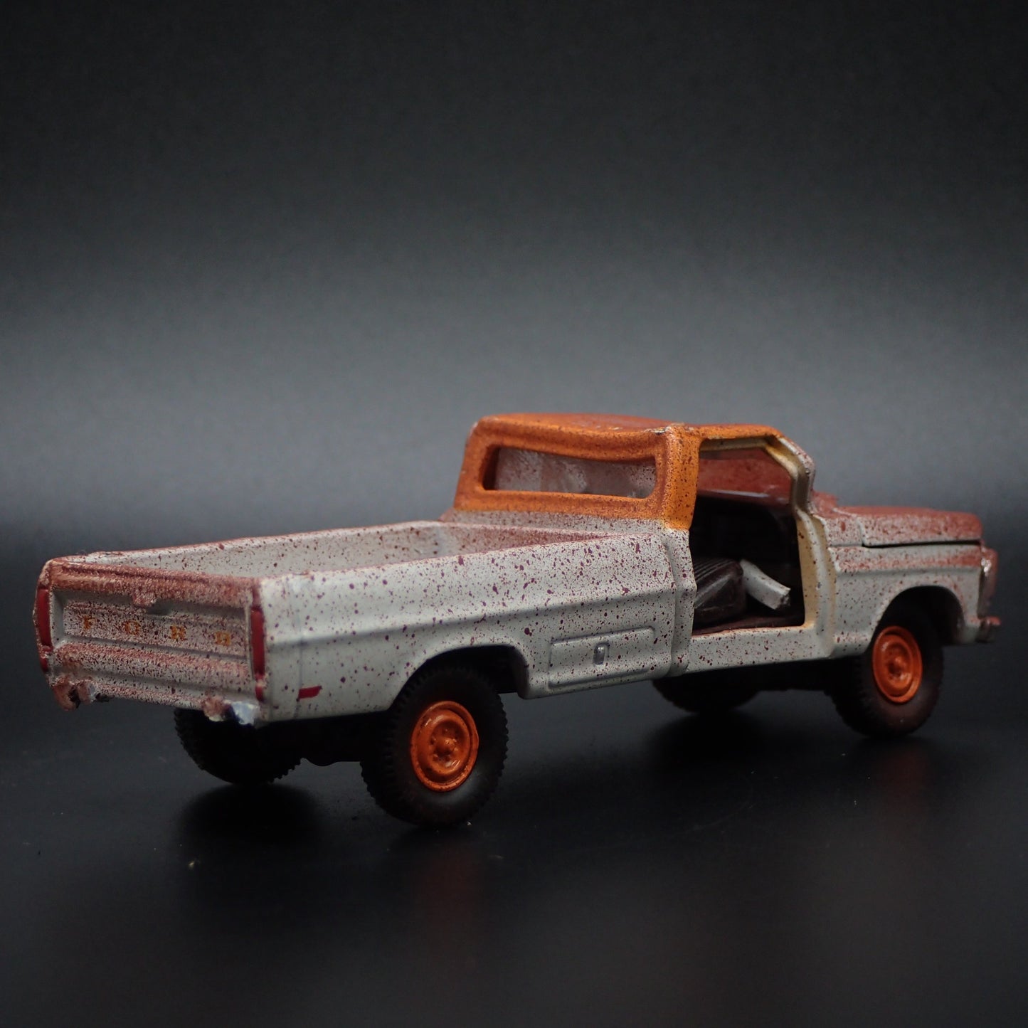 1970 70 FORD F100 PICKUP TRUCK FANTA ABANDONED 1:64 SCALE DIECAST MODEL CAR