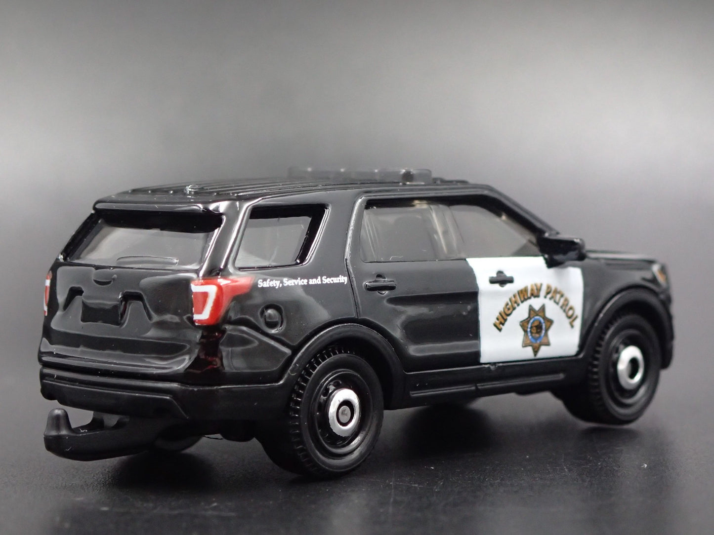 2016 FORD EXPLORER POLICE INTERCEPTOR UTILITY CHP 1:64 SCALE DIECAST MODEL CAR