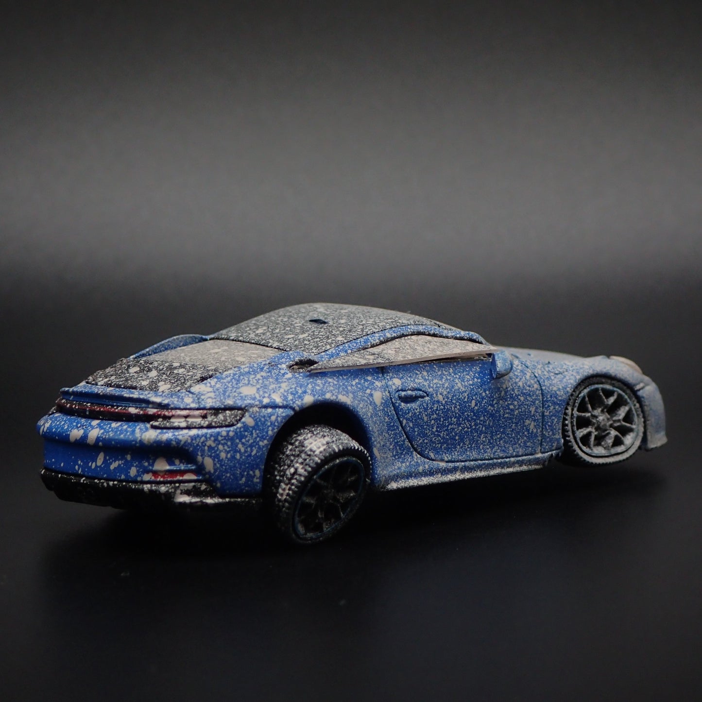 2018-2025 PORSCHE 911 GT3 ROLLOVER JUNKYARD 1:64 SCALE DIORAMA DIECAST MODEL CAR