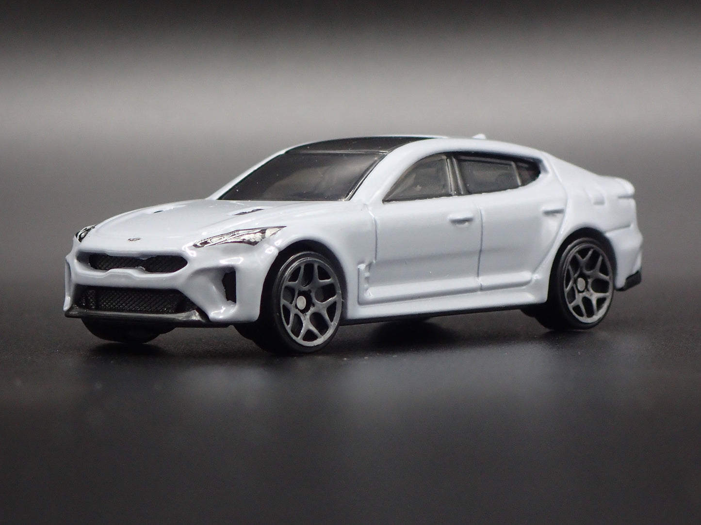 2018-2023 KIA STINGER GT GRAY 1:64 SCALE COLLECTIBLE DIORAMA DIECAST MODEL CAR