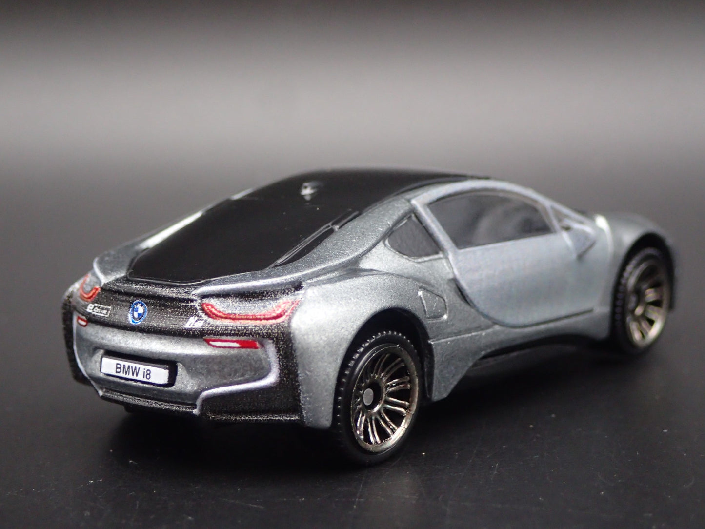 2014-2020 BMW i8 GRAY 1:64 SCALE LIMITED COLLECTIBLE DIORAMA DIECAST MODEL CAR