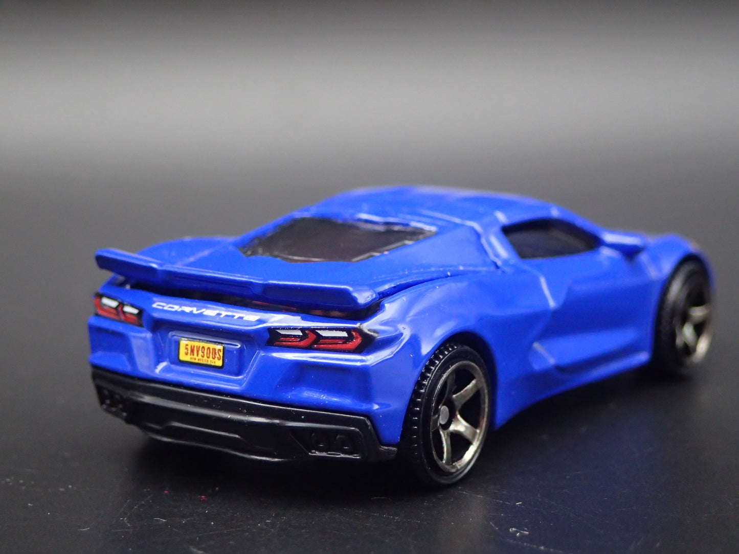 2020-2025 CHEVY CHEVROLET CORVETTE C8 BLUE 1:64 SCALE DIORAMA DIECAST MODEL CAR