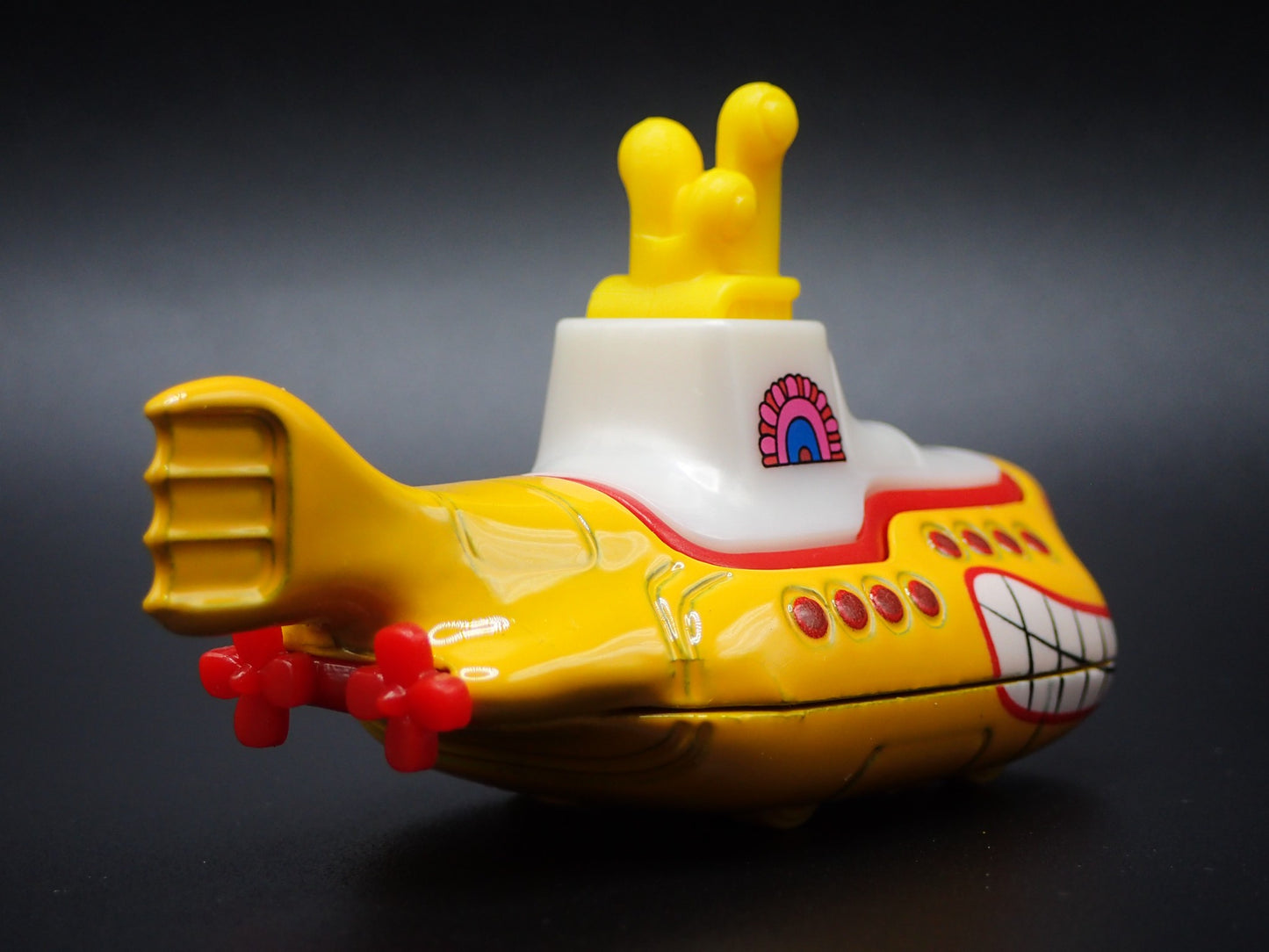 BEATLES YELLOW SUBMARINE CAR 1:64 SCALE COLLECTIBLE DIORAMA DIECAST MODEL CAR
