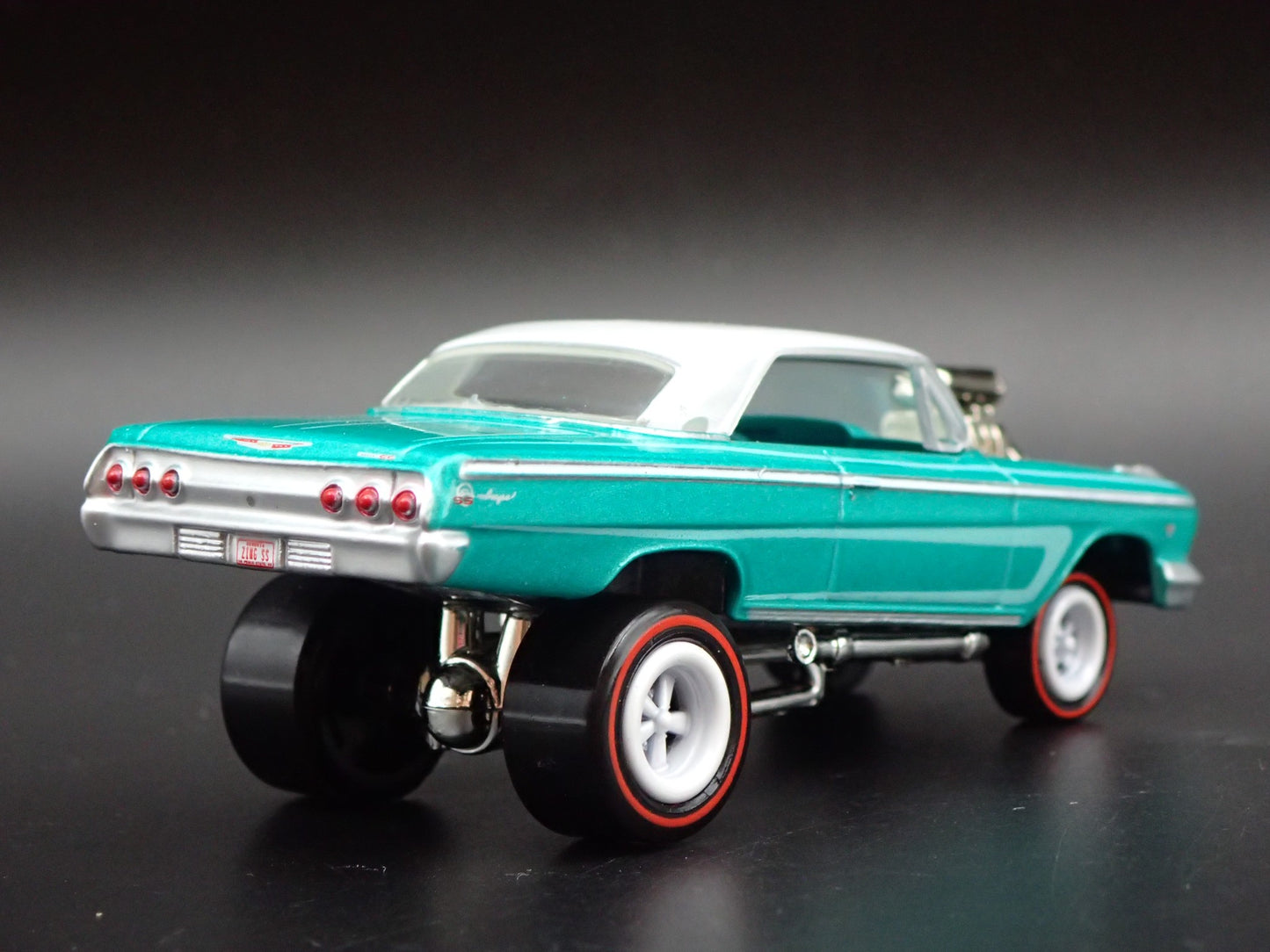 1962 62 CHEVY CHEVROLET IMPALA COUPE ZINGER 1:64 SCALE DIORAMA DIECAST MODEL CAR