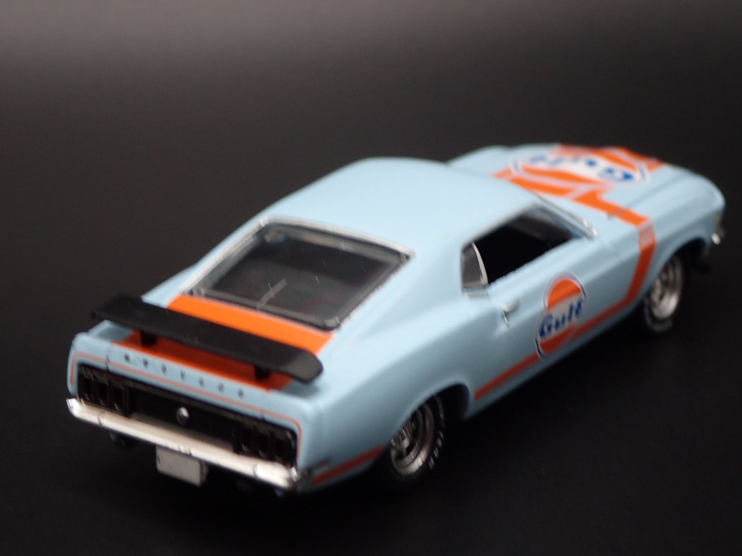 1970 70 FORD MUSTANG FASTBACK BOSS 302 GULF 1/64 SCALE DIORAMA DIECAST MODEL CAR