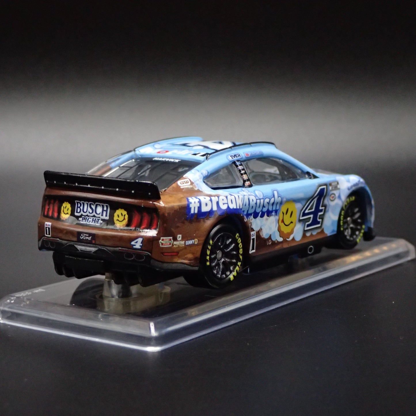 2023 FORD MUSTANG #4 KEVIN HARVICK BUSCH LIGHT DIRT NASCAR 1:64 SCALE MODEL CAR
