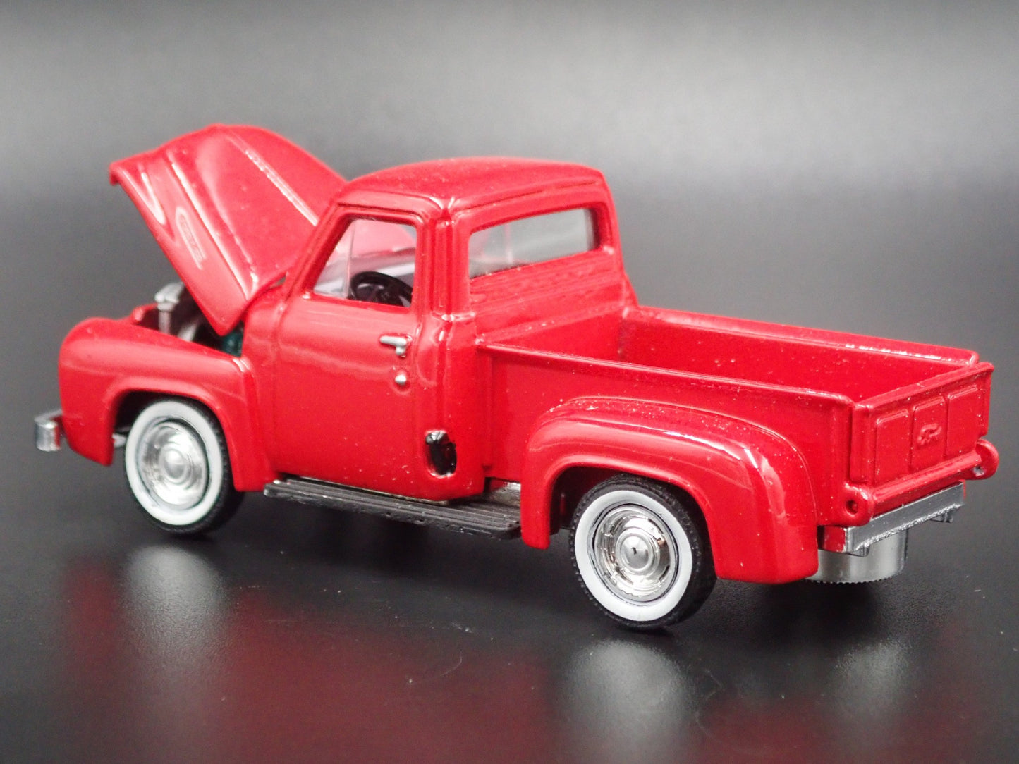 1953 53 FORD F100 PICKUP TRUCK 1:64 SCALE COLLECTIBLE DIORAMA DIECAST MODEL CAR