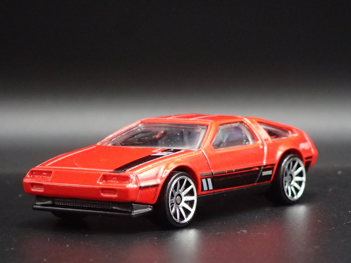 1981-1983 DMC DELOREAN RED 1:64 SCALE COLLECTIBLE DIORAMA DIECAST MODEL CAR