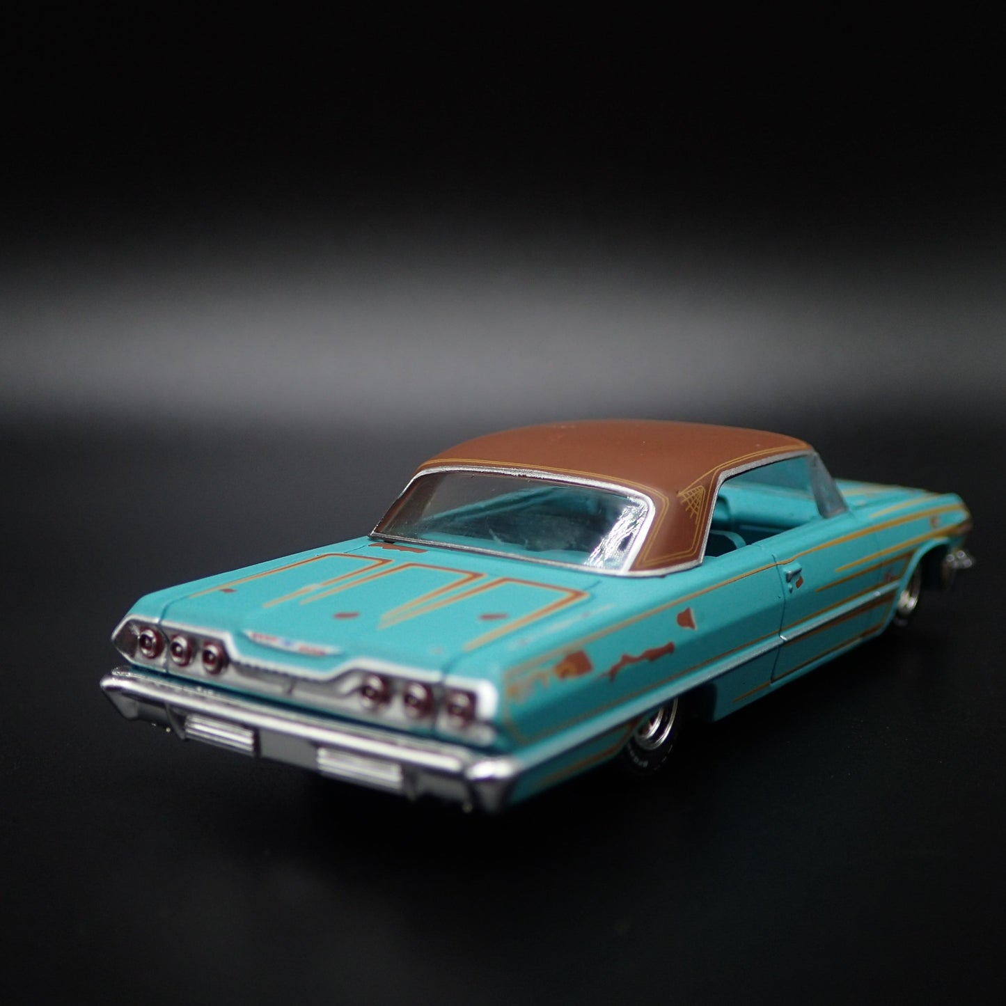 1963 63 CHEVY CHEVROLET IMPALA PATINA 1:64 SCALE DIORAMA DIECAST MODEL CAR
