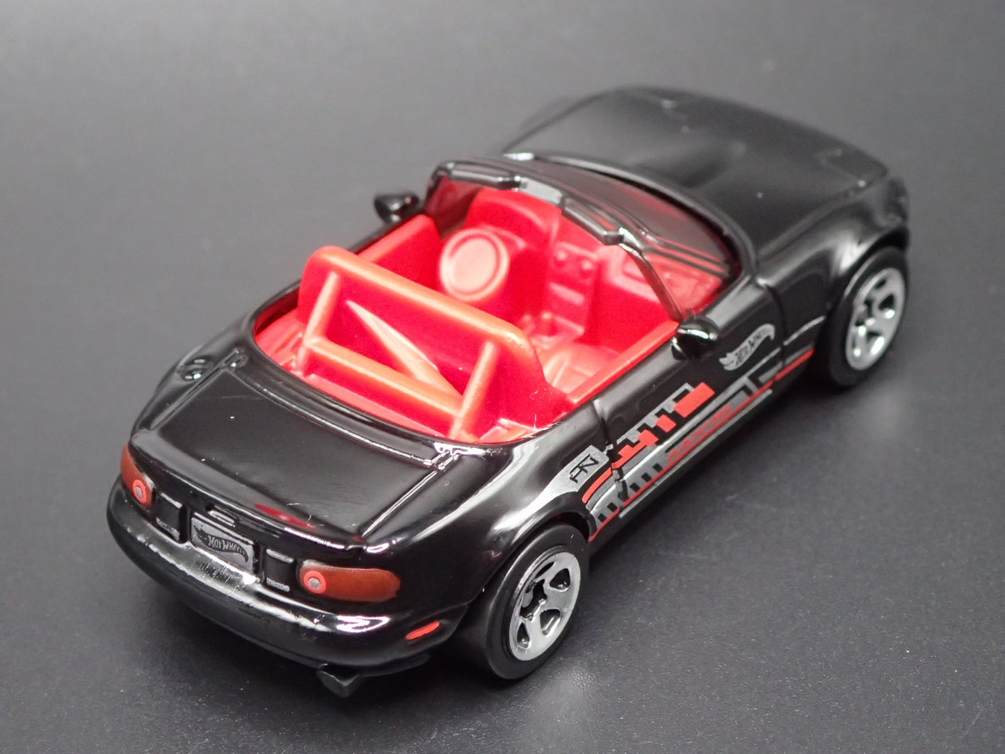 1989-1997 MAZDA MX5 MIATA CONVERTIBLE NA 1:64 SCALE DIORAMA DIECAST MODEL CAR