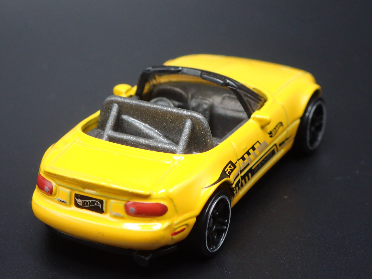 1989-1997 MAZDA MX5 MIATA CONVERTIBLE NA 1:64 SCALE DIORAMA DIECAST MODEL CAR