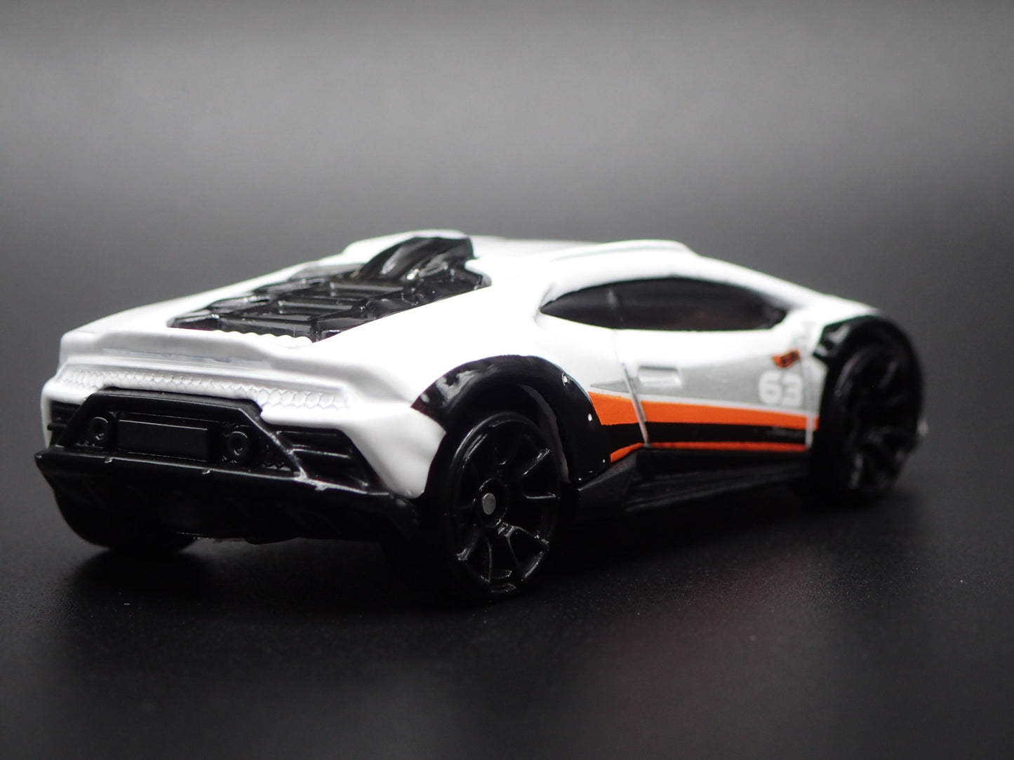 2023-2024 LAMBORGHINI HURACAN STERRATO SUPER CAR 1:64 SCALE DIECAST MODEL CAR