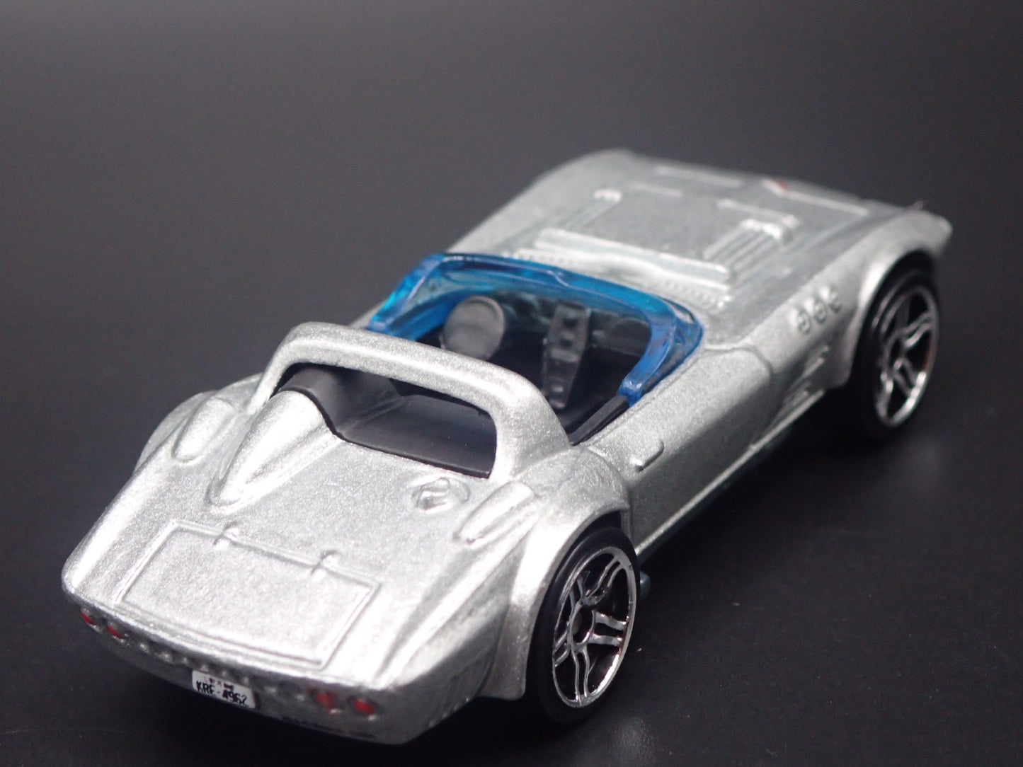 1963 CHEVY CHEVROLET CORVETTE GRAND SPORT ROADSTER 1/64 SCALE DIECAST MODEL CAR