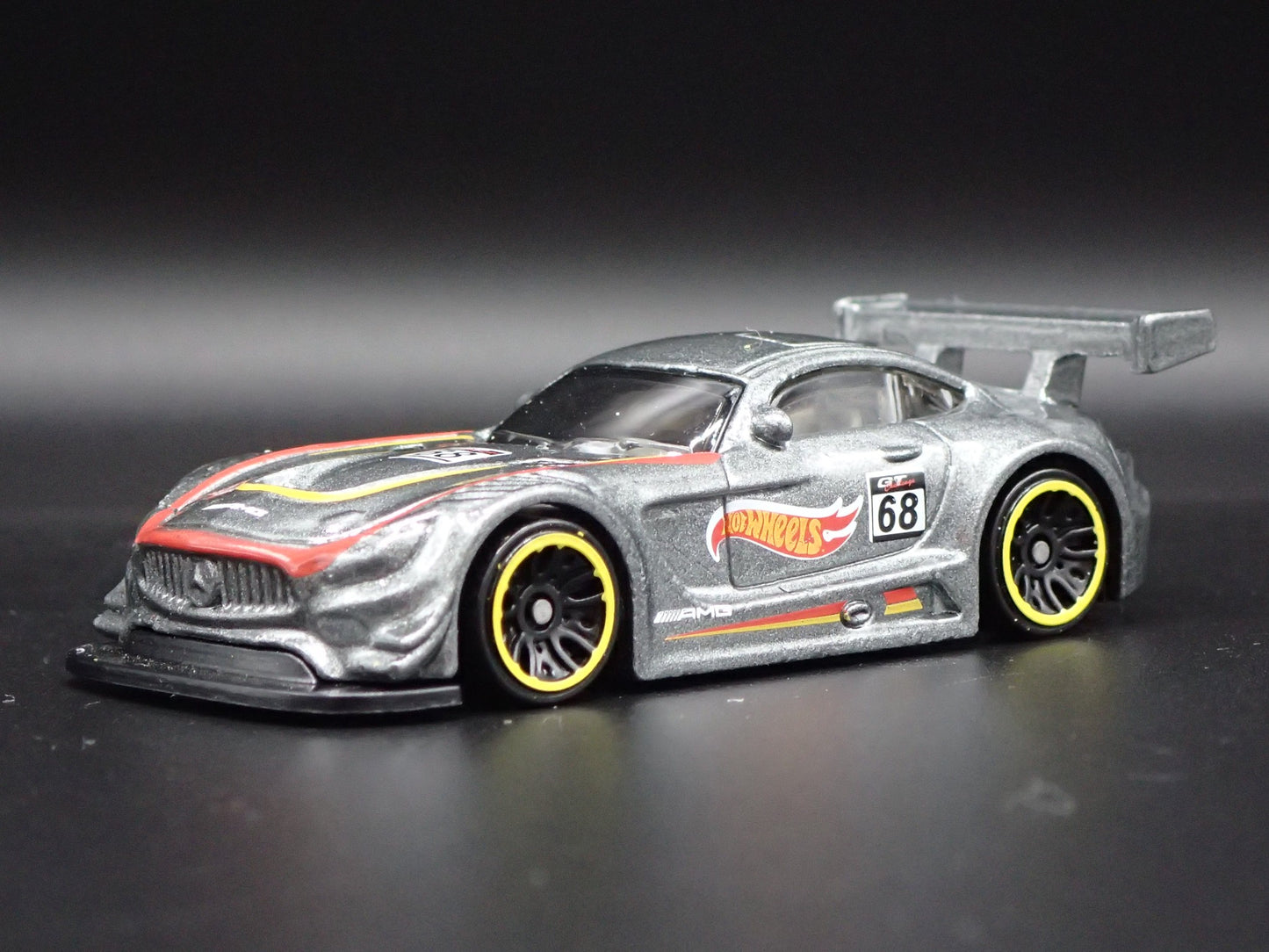 2016 16 MERCEDES-BENZ AMG GT3 RACE CAR 1:64 SCALE COLLECTIBLE DIECAST MODEL CAR