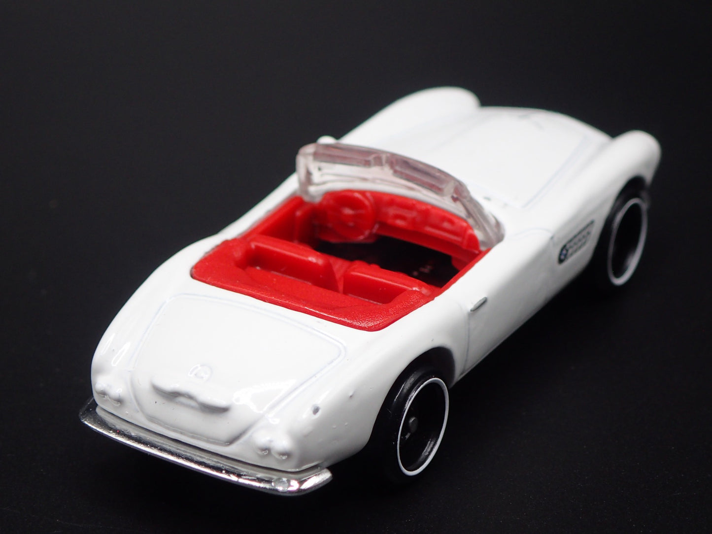 1956-1959 BMW 507 CONVERTIBLE 1:64 SCALE COLLECTIBLE DIORAMA DIECAST MODEL CAR