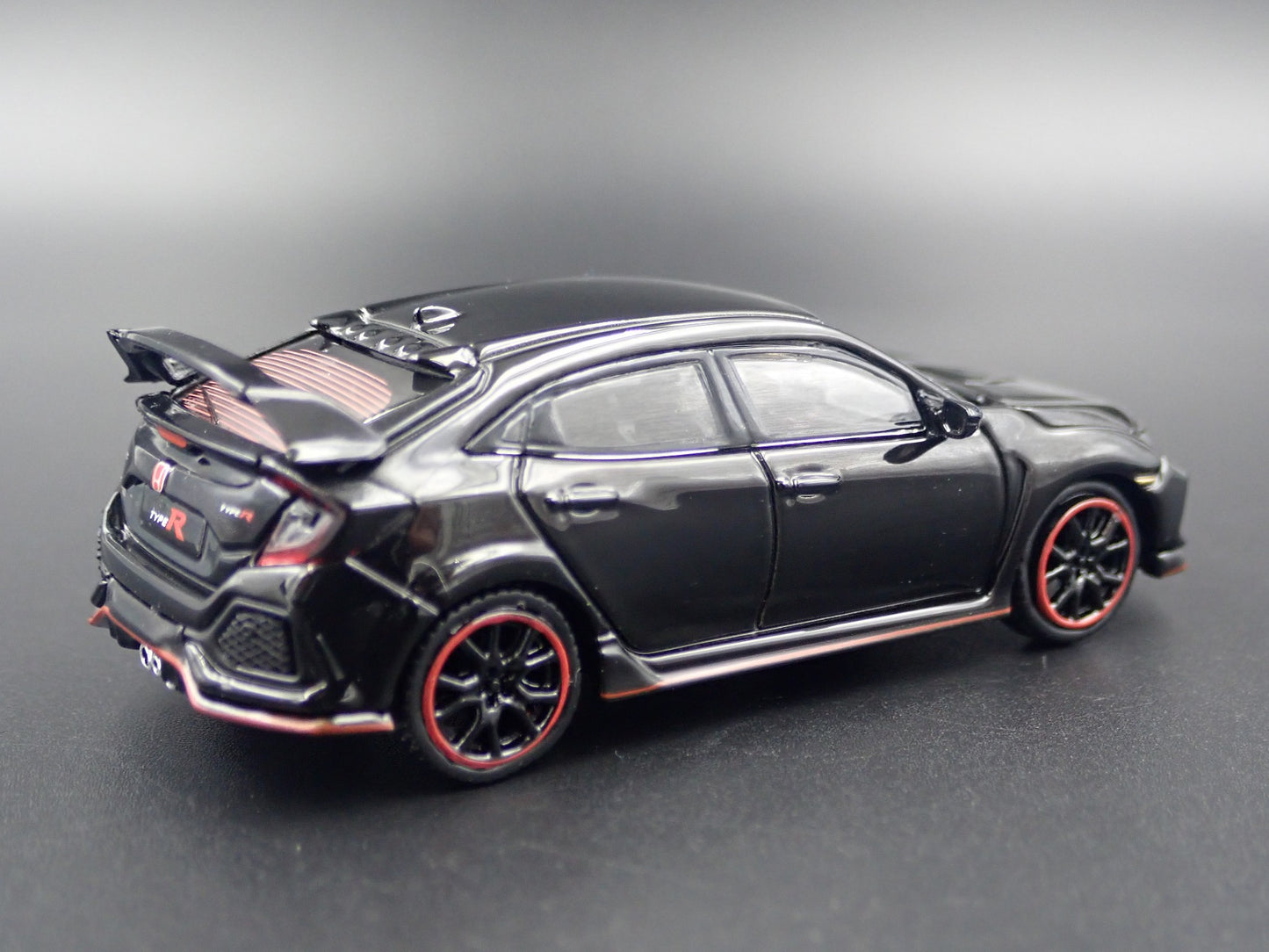 2017-2020 HONDA CIVIC TYPE R 1:64 SCALE COLLECTIBLE DIORAMA DIECAST MODEL CAR