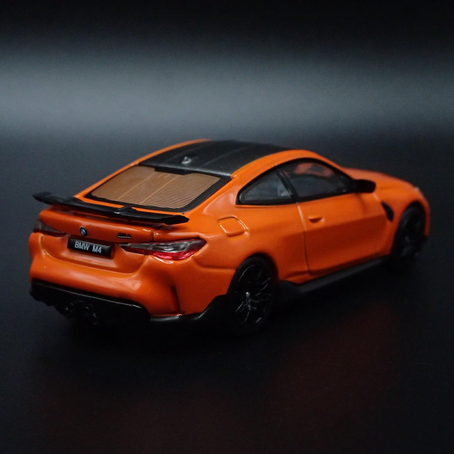 2020-2025 BMW M4 M PERFORMANCE G82 ORANGE 1:64 SCALE DIORAMA DIECAST MODEL CAR