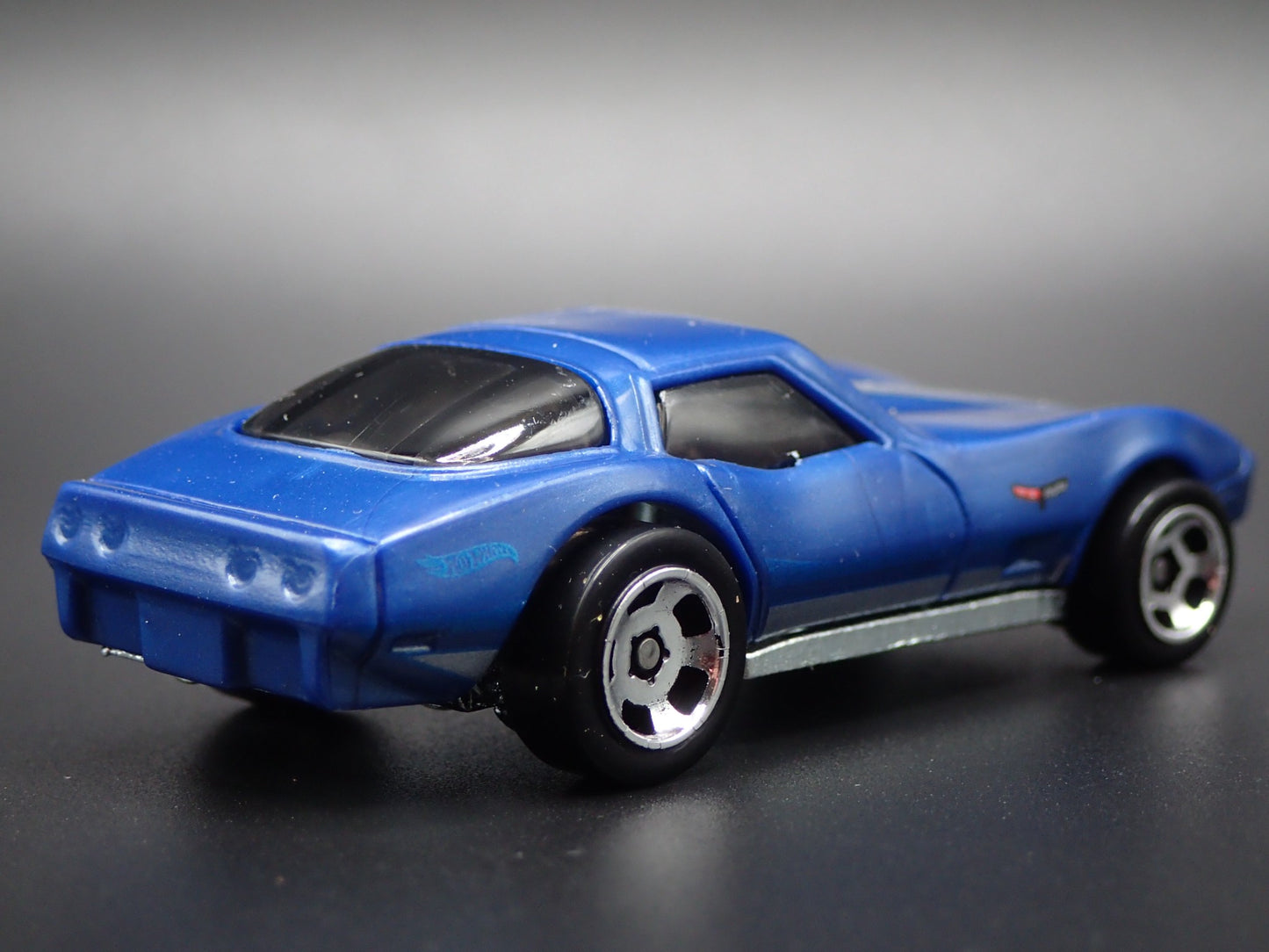 1968 68 CHEVY CHEVROLET CORVETTE STINGRAY 1/64 SCALE DIORAMA DIECAST MODEL CAR
