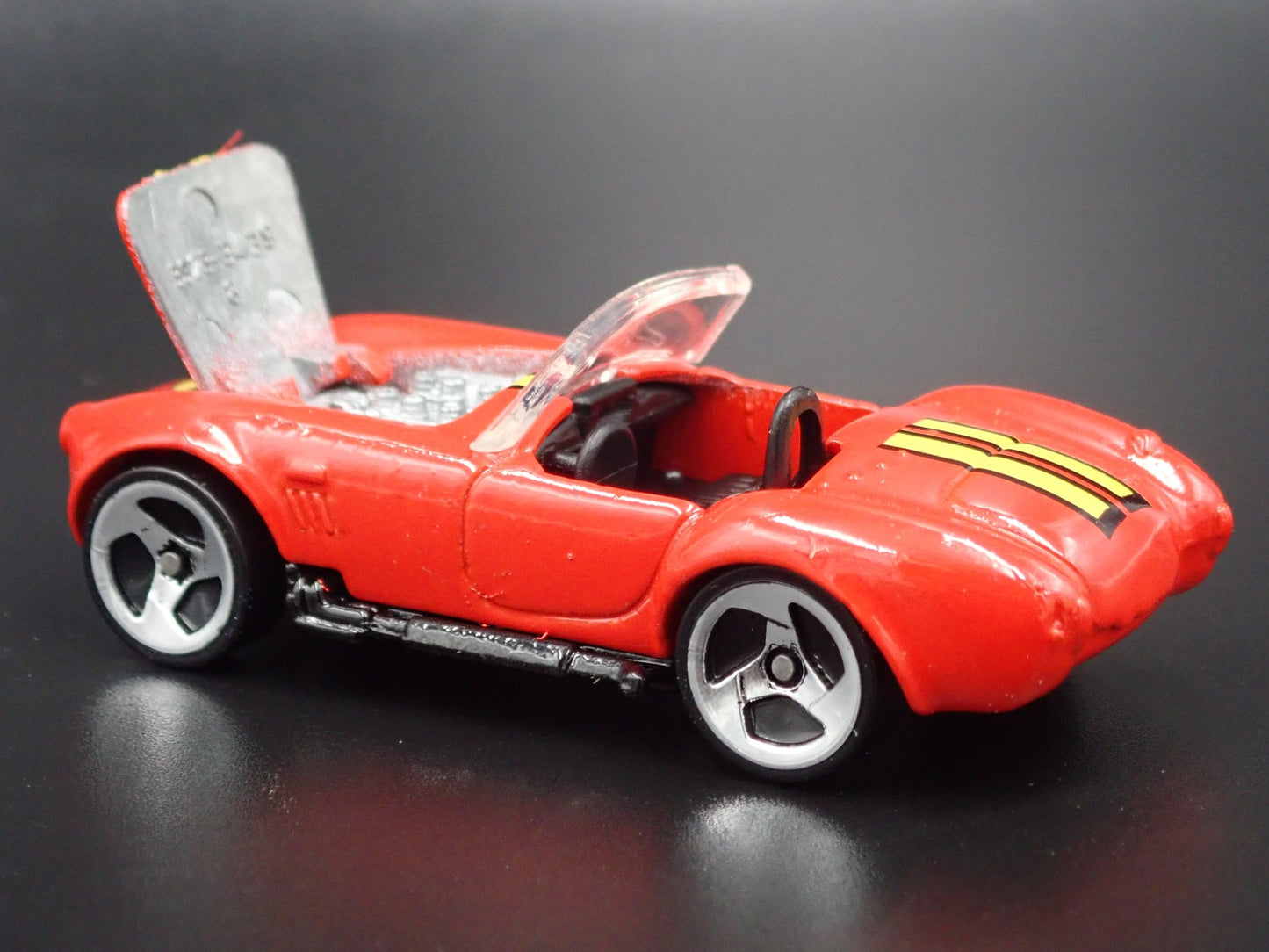 1965 65 SHELBY COBRA 427 SC RED 1:64 SCALE COLLECTIBLE DIORAMA DIECAST MODEL CAR