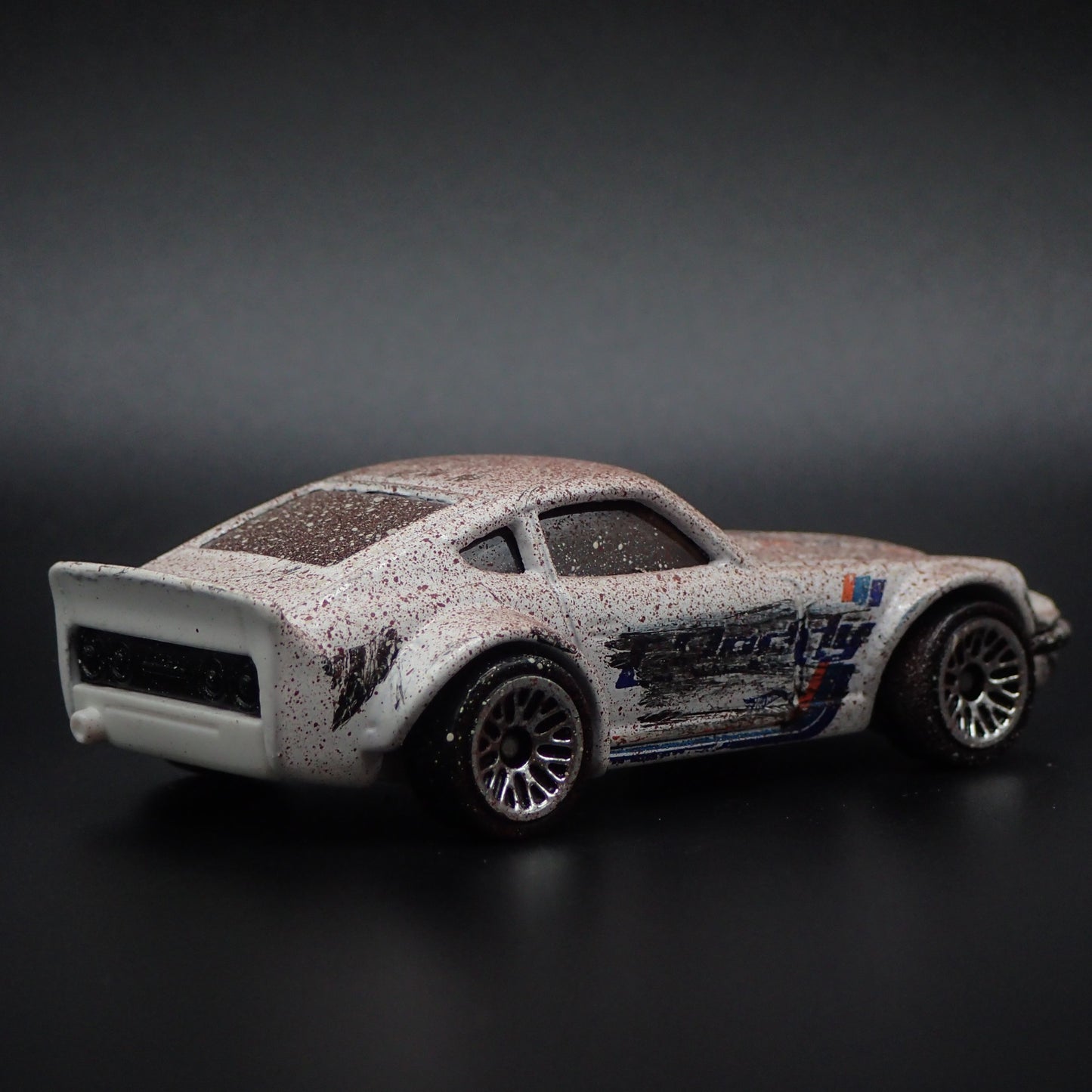 1970-1973 NISSAN FAIRLADY Z 240Z GREDDY BARN FIND 1/64 SCALE DIECAST MODEL CAR