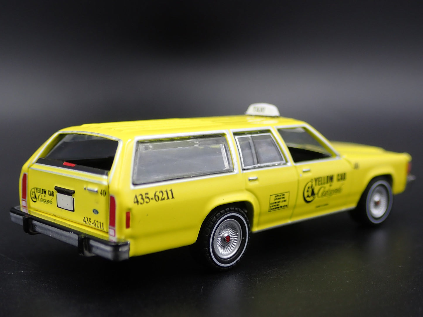 1988 FORD LTD CROWN VICTORIA WAGON CORONADO. CA TAXI CAB 1:64 DIECAST MODEL CAR