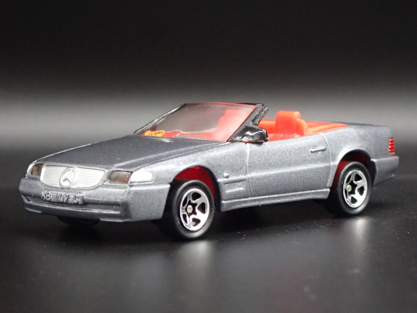 1988-2001 MERCEDES-BENZ 500 SL CONVERTIBLE 1:64 SCALE DIORAMA DIECAST MODEL CAR