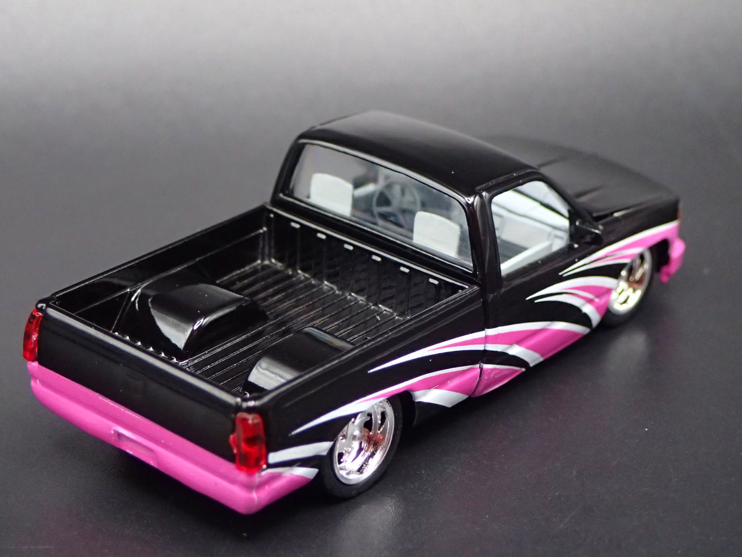 1989 89 GMC SIERRA 1500 PICKUP TRUCK BLACK 1/64 SCALE DIORAMA DIECAST MODEL CAR