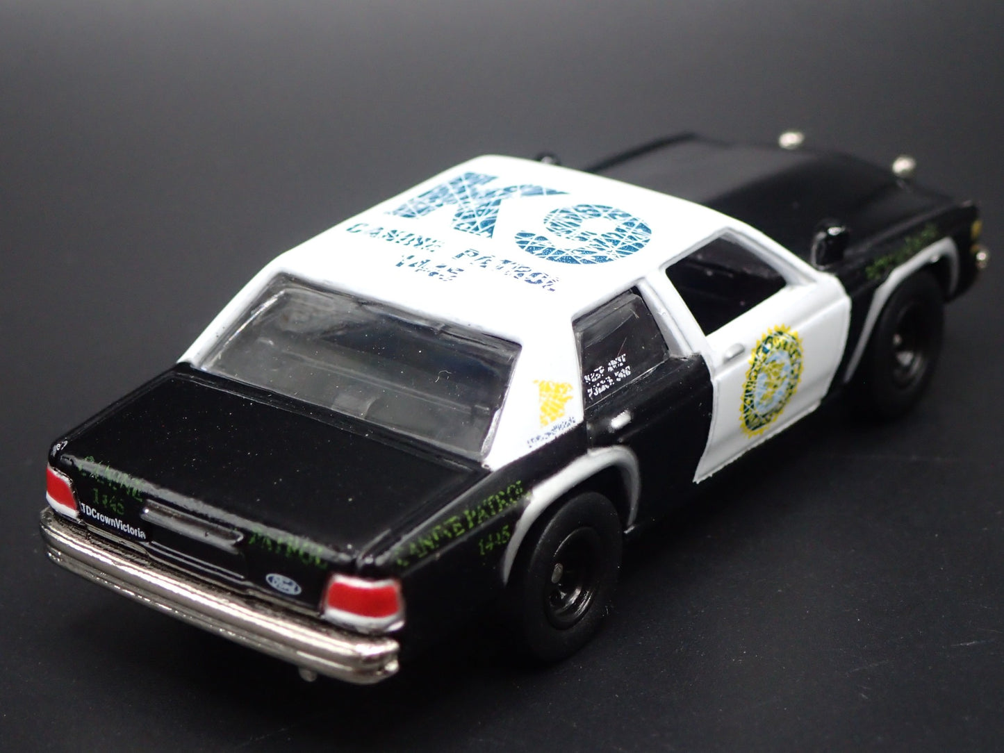 1990 90 FORD LTD CROWN VICTORIA BLUES BROTHERS 2000 1/64 SCALE DIECAST MODEL CAR