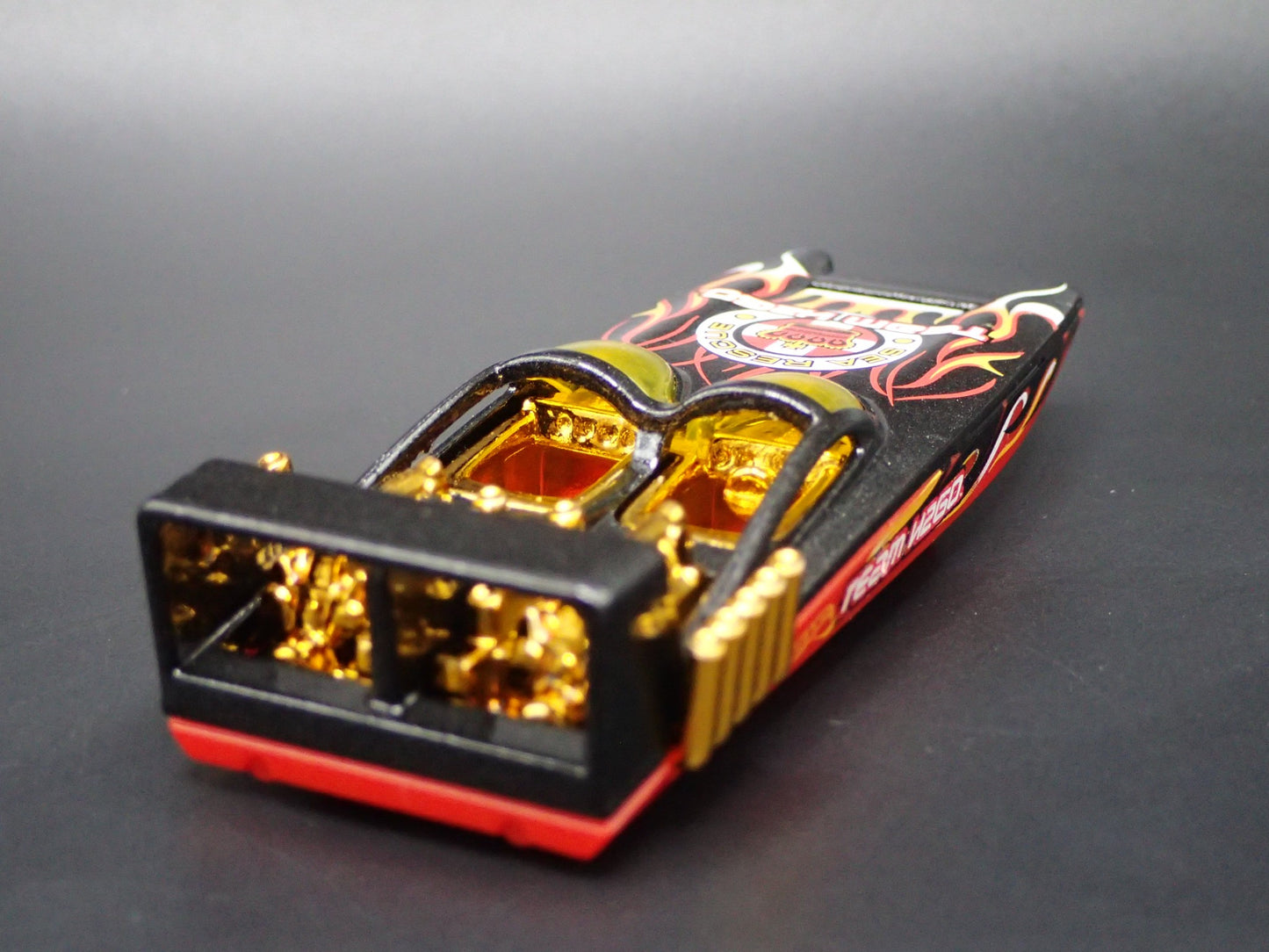 SPEED BOAT RACING BLACK 1:64 HW SCALE COLLECTIBLE DIORAMA DIECAST MODEL CAR