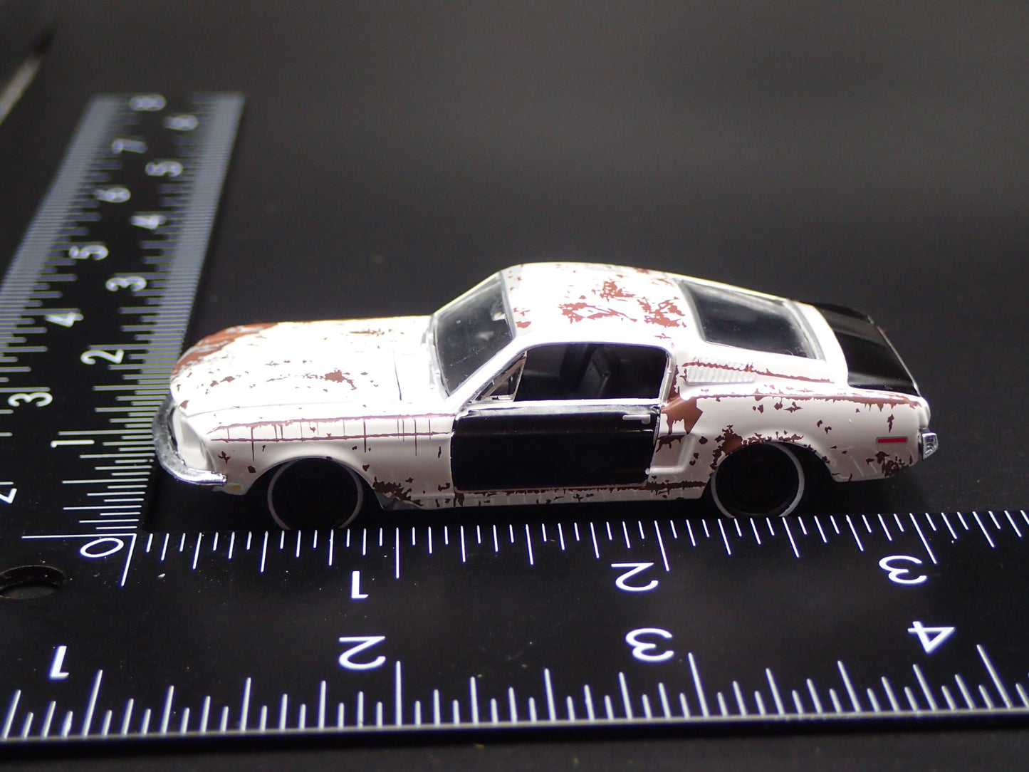 1968 68 FORD MUSTANG GT 390 FASTBACK BARN FIND 1:64 SCALE DIECAST MODEL CAR