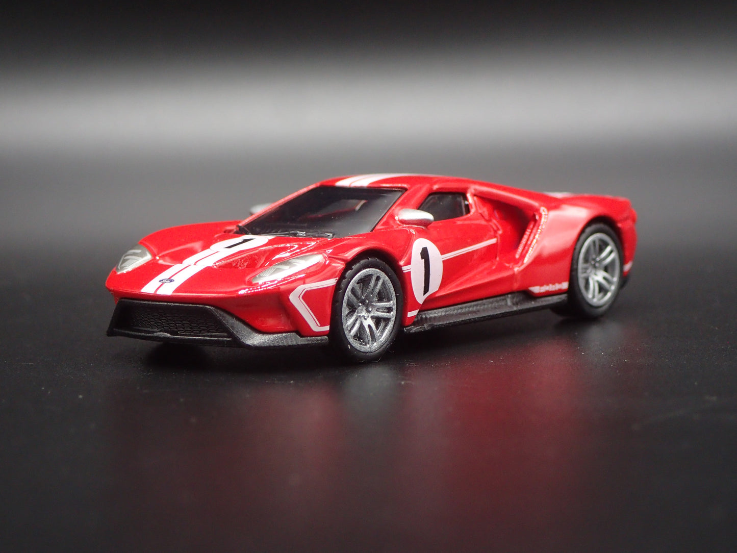 2017-2022 FORD GT SUPERCAR RED 1:64 SCALE COLLECTIBLE DIORAMA DIECAST MODEL CAR