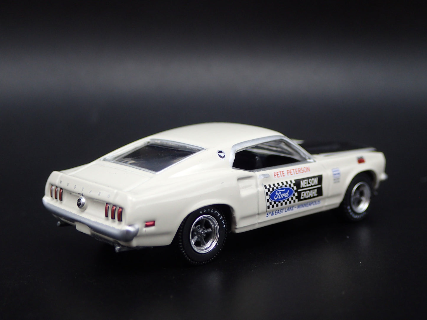 1969 FORD MUSTANG BOSS 429 FASTBACK PETE PETERSON 1/64 SCALE DIECAST MODEL CAR