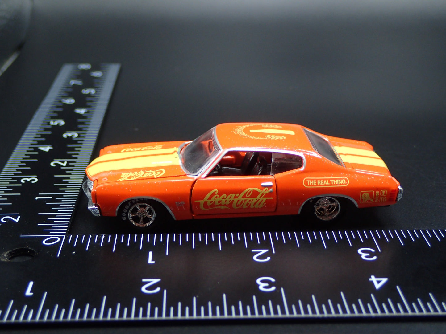 1970 70 CHEVY CHEVROLET CHEVELLE SS 1:64 SCALE DIORAMA DIECAST MODEL CAR