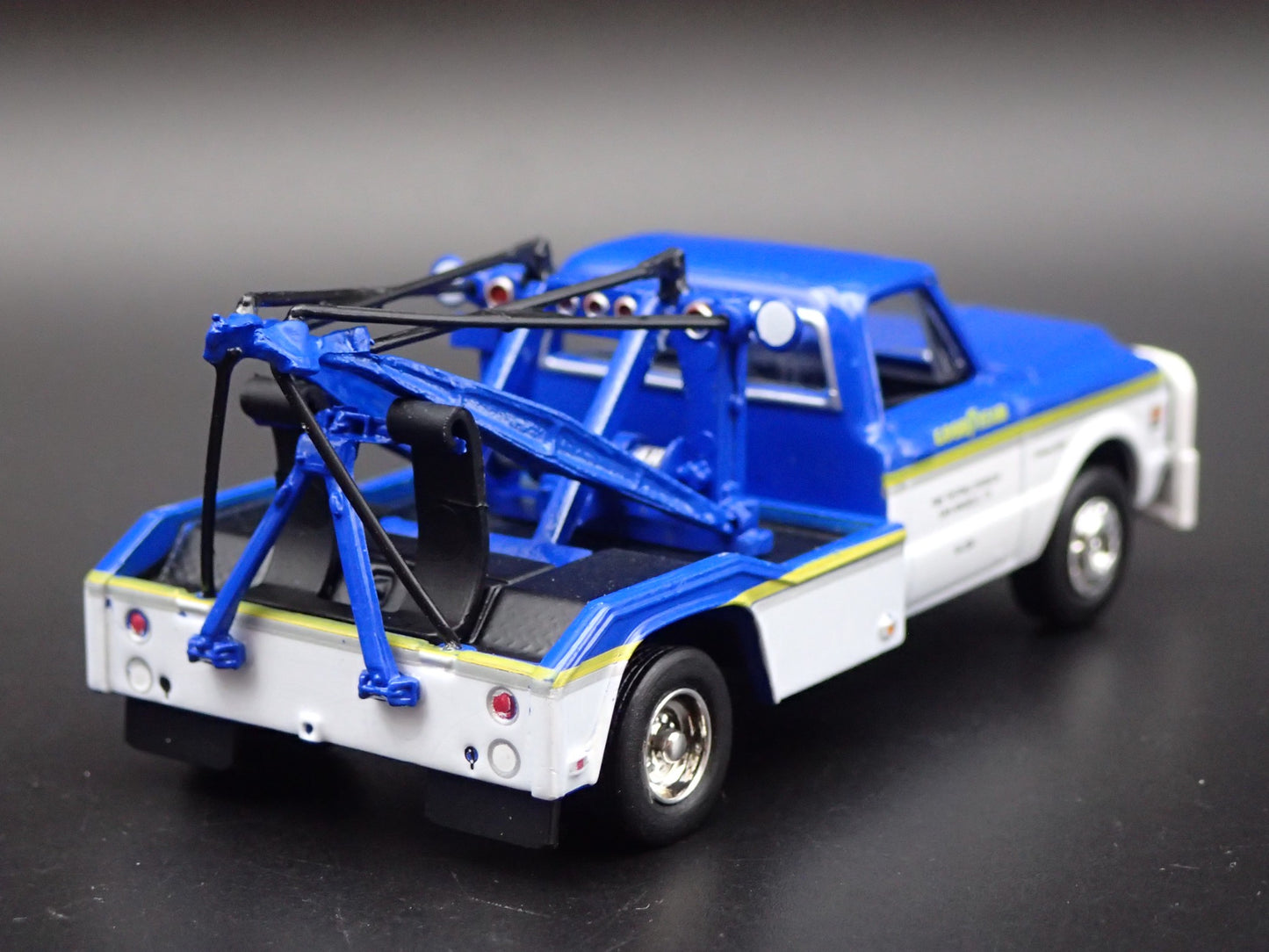 1972 72 CHEVY C30 DUALLY WRECKER TOW TRUCK GOODYEAR 1:64 SCALE DIECAST MODEL CAR