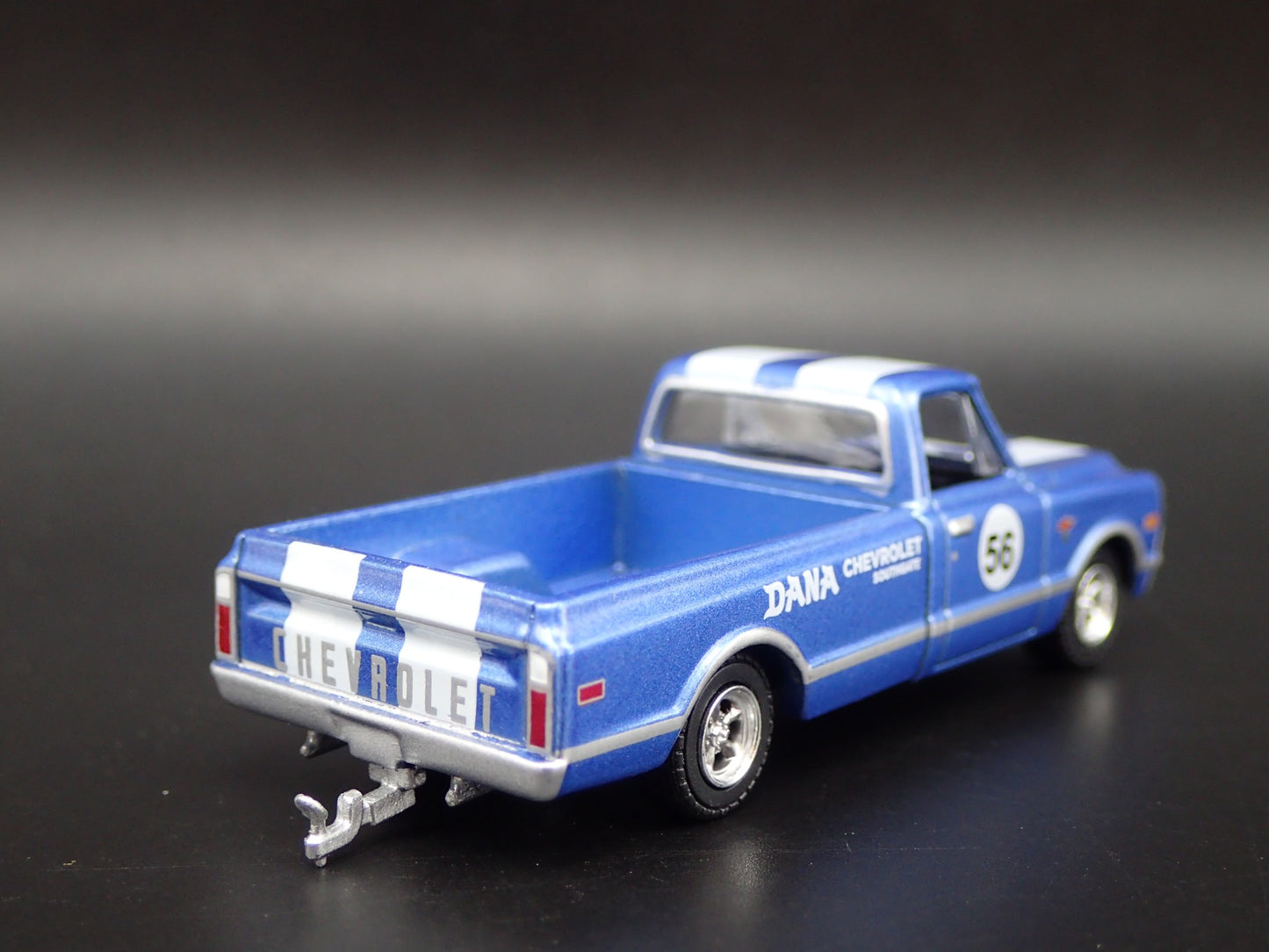 1968 68 CHEVY C10 PICKUP TRUCK DANA CHEVROLET HITCH 1:64 SCALE DIECAST MODEL CAR
