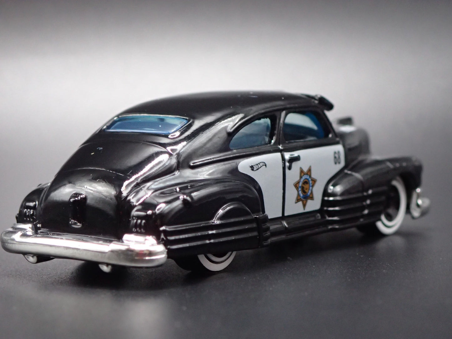 1947 47 CHEVY CHEVROLET FLEETLINE POLICE 1:64 SCALE DIORAMA DIECAST MODEL CA2
