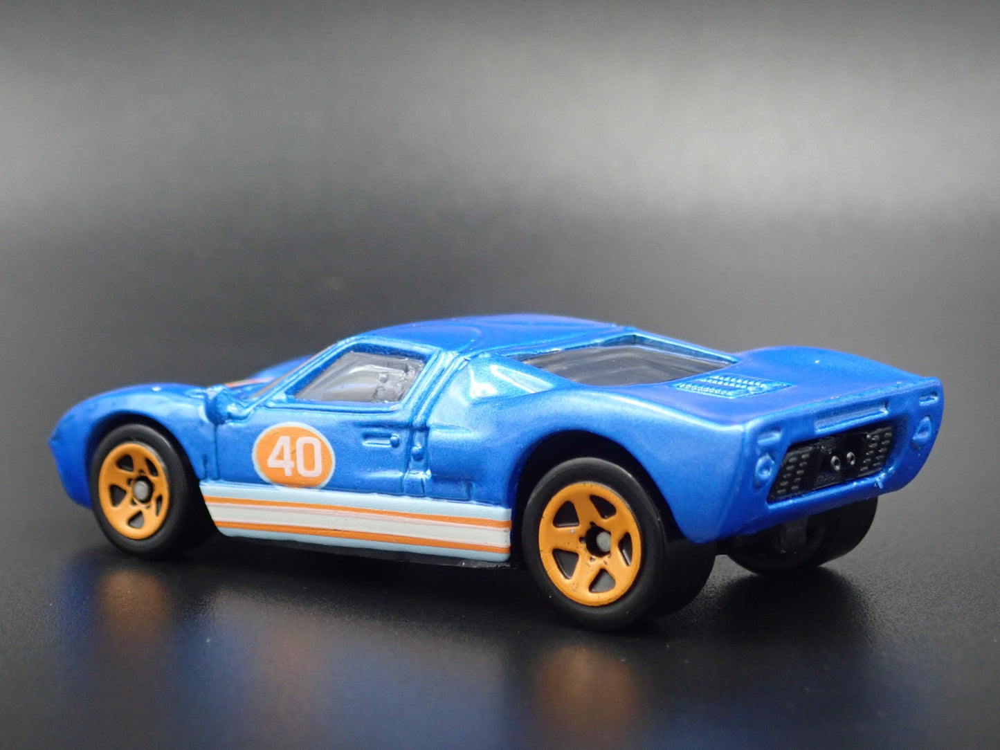 1965 65 FORD GT40 BLUE 1:64 SCALE LIMITED COLLECTIBLE DIORAMA DIECAST MODEL CAR