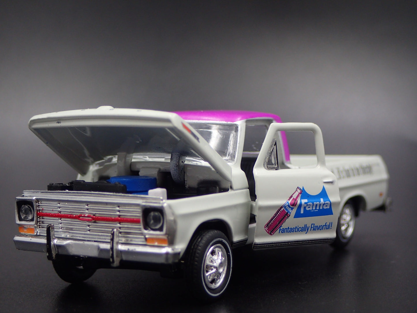 1969 69 FORD F100 RANGER PICKUP TRUCK FANTA 1:64 SCALE DIORAMA DIECAST MODEL CAR