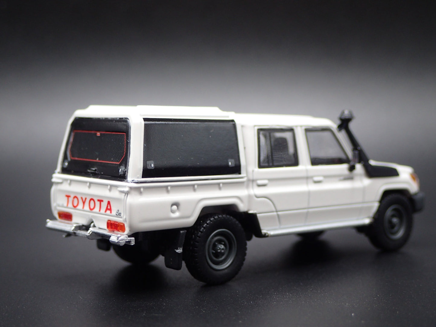 TOYOTA LAND CRUISER 70 SERIES DOUBLE CAB LC79 TRUCK 1/64 SCALE DIECAST MODEL CAR
