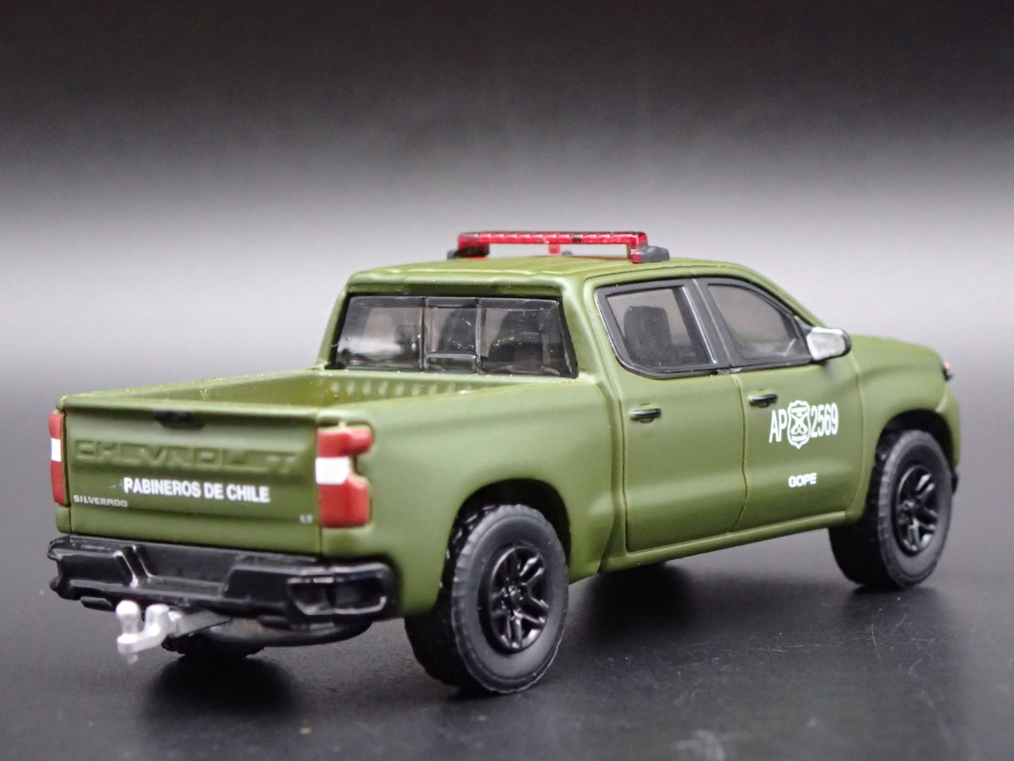 2021 CHEVROLET SILVERADO TRUCK LT GOPE POLICE CHILE 1:64 SCALE DIECAST MODEL CAR