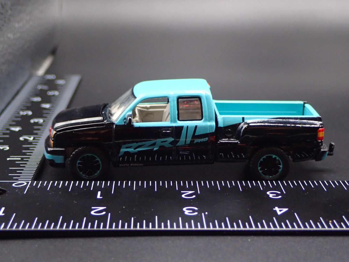 2003-2006 CHEVY CHEVROLET SILVERADO TRUCK SS CATEYE 1:64 SCALE DIECAST MODEL CAR